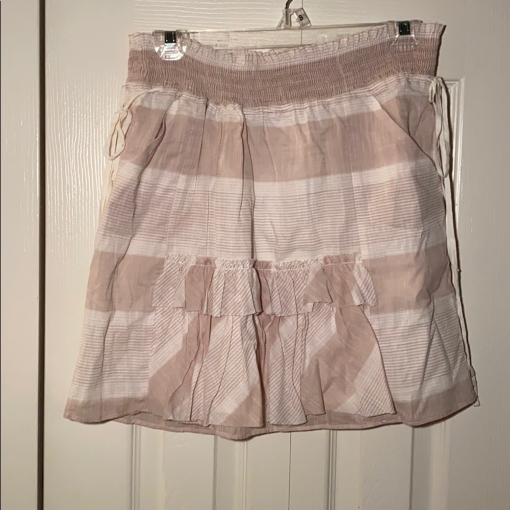 NWOT Banana Republic tan and white skirt
